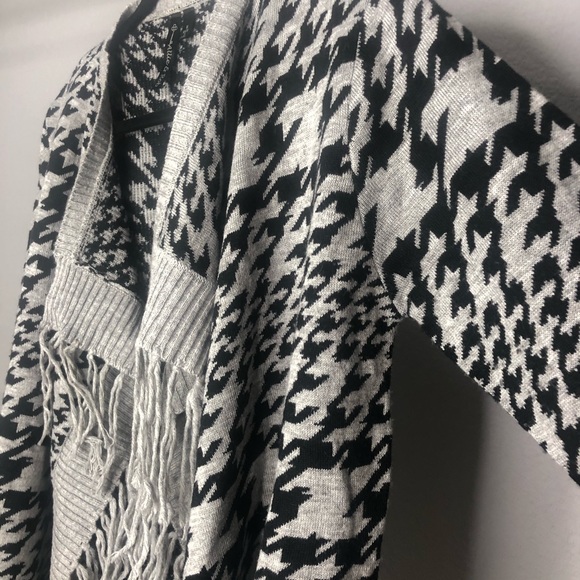 Allie & Rob Drape Houndstooth Cardigan Sweater - Picture 8 of 13